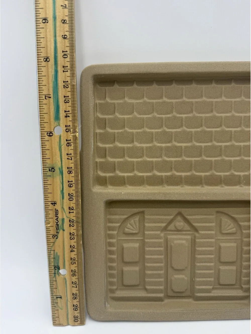 Pampered Chef Stoneware Gingerbread House Mold With Tree And Snowman 1992 Ed.